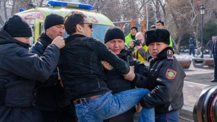 В Казахстане задержали сто человек, которые пришли на митинги запрещенной организации