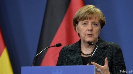 Меркель выступила против поставок оружия в Украину