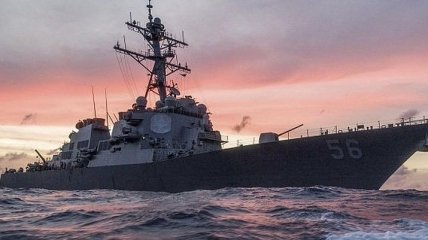Столкновение эсминца ВМС США с торговым судном: исчезли 10 моряков, 5 ранены