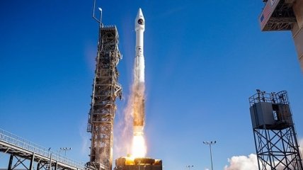 В США запустили ракету Atlas V со спутником военной связи