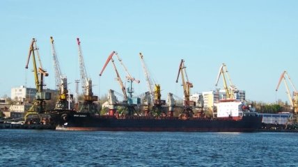 Николаевский морской порт побил рекорд по перевалке грузов