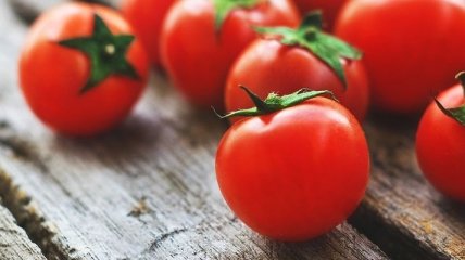 В холодильнике или нет: как правильно хранить помидоры
