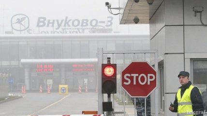 В аэропортах Москвы задержано более 100 рейсов