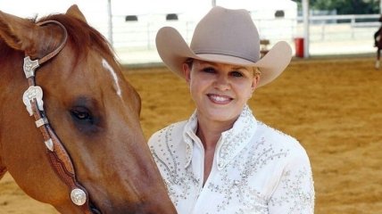 Жена Шумахера благодарна мужу за лошадей и ранчо
