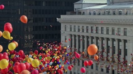 Apple выпустила новую рекламу с шариками (Видео)