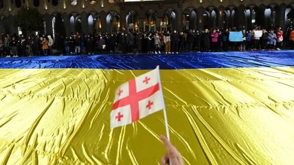 Народ Грузии поддерживает украинцев на всех уровнях