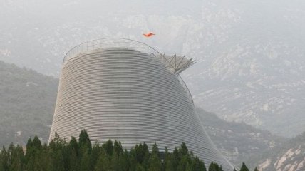 Покорившие воздух: храм "летающих" монахов (Фото)