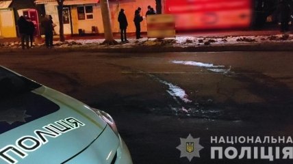 Пробиты легкие и перерезано горло: в Одессе ночью убили мужчину (фото)