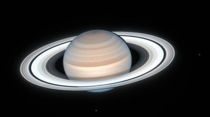 Hubble показав який вигляд має Сатурн у літній час