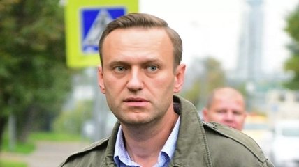 В России проходит суд над Алексеем Навальным: здание оцеплено, прохожих задерживают (видео)