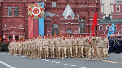 Микита Нагорний очолював колону Юнармії на військовому параді у Москві