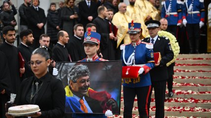 Похороны Мирчи Луческу в Бухаресте