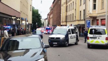 В Хельсинки пьяный мужчина въехал в толпу пешеходов