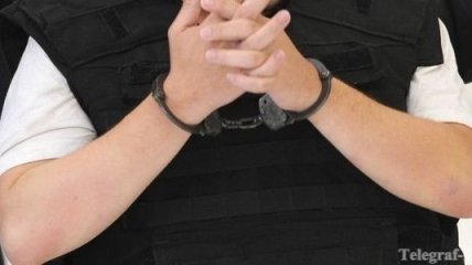 158 полицейских задержаны за связи с преступностью