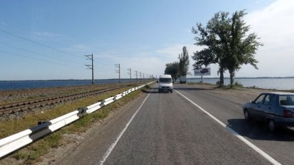 Движение по дамбе через Днепр возле Черкасс заблокировано