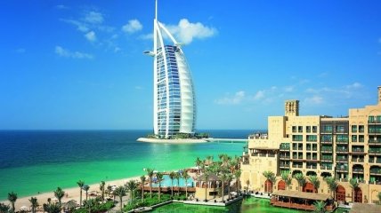 Утонуть в роскоши: в Дубае открыли первый в мире отель с тропическим лесом (Фото)
