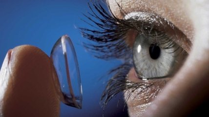 Ученые изобрели линзы для профилактики катаракты 
