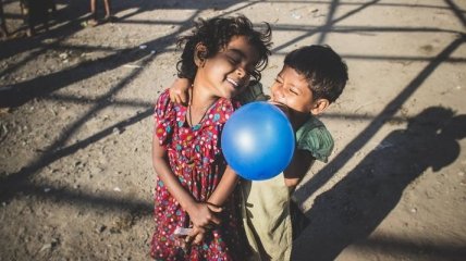 Атмосферные уличные фотографии детей Бангладеша (Фото)