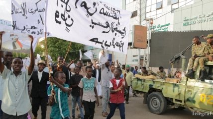 Силы безопасности Судана открыли огонь по протестующим: Двое погибших 