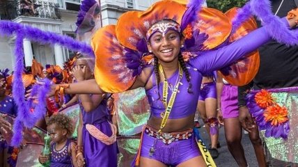 Яркие костюмы и эпатажные наряды: в Лондоне состоялся карнавал "Notting Hill" (Фото)