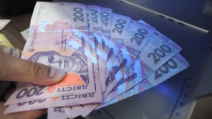 За 8 месяцев крымским бюджетникам заплатили 2,8 млн грн зарплаты