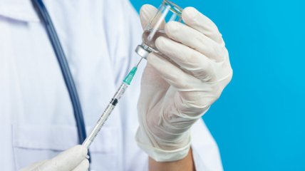 Литва внезапно остановила вакцинацию препаратом BioNTech и Pfizer: что произошло