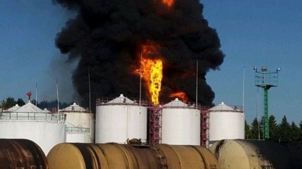 Госслужба установила причину пожара на нефтебазе "БРСМ"