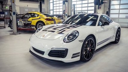 Porsche выпустила спецверсию 911-й модели в честь марафона в Ле-Мане