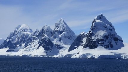 В Антарктиде обнаружили странные конструкции