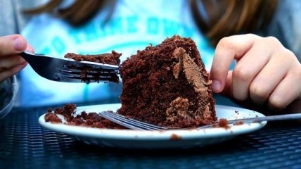 Хочу конфет, тортик и шоколадку: причины повышенной тяги к сладкому