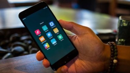В сети появились фото флагманского смартфона Xiaomi Mi 7 