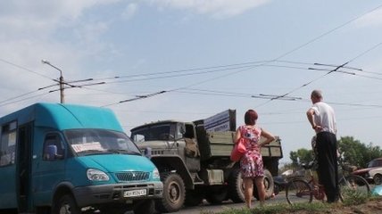 В Славянске военный грузовик столкнулся с маршруткой