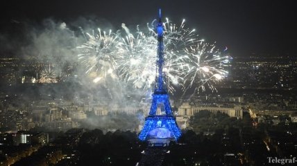 В Париже закрыли для посетителей Эйфелеву башню 