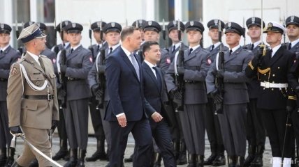 Зеленский готов решить вопрос с эксгумацией в польских захоронениях 