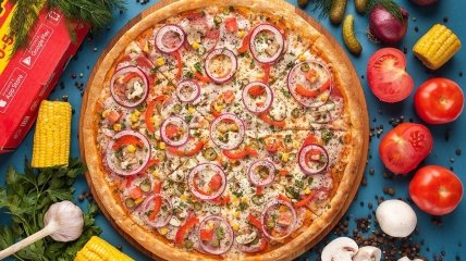 Порой желание поесть пиццы сильнее любых правил