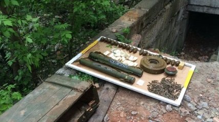 В Артемовске на территории завода нашли тайник с боеприпасами