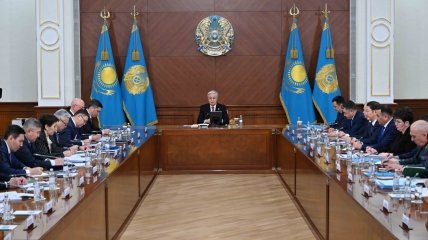 Касим-Жомарт Токаев обсудил планы по изменению герба с правительством