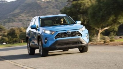 Toyota анонсировала обновление модели RAV4