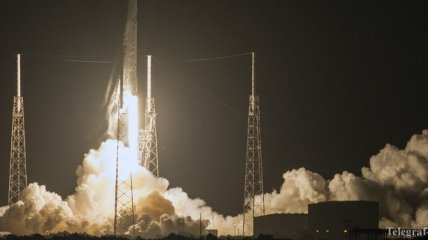 Поймали их всех: SpaceX впервые удалось провести "мягкую посадку" обоих частей носового обтекателя