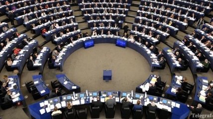 В Европарламенте начались дебаты о лишении мандата Власенко