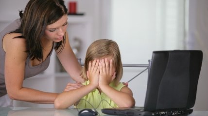 Чем угрожает ребенку «взрослый» контент, и как избежать опасности