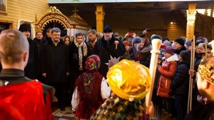 Президент с семьей принял участие в Рождественском богослужении