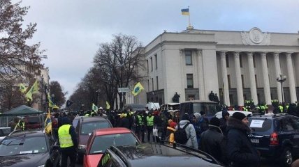 В Киеве и других городах протестуют владельцы авто на еврономерах