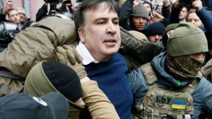 Тащили за волосы: обнародовано видео задержания Саакашвили