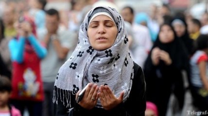 Египтяне надеются, что рамадан принесет в их дома мир 