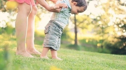 Как научить ребенка ходить: 4 простых и эффективных упражнения