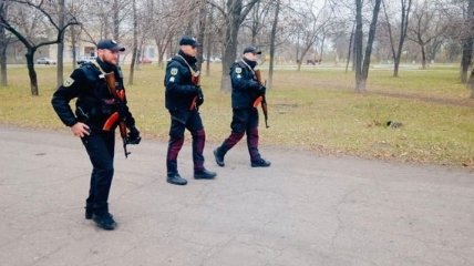 Полиция проверила дом добровольцев "Нацкорпуса" в Золотом 