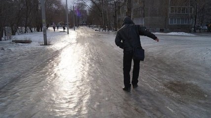 Жителей Киева предупреждают о гололедице на дорогах