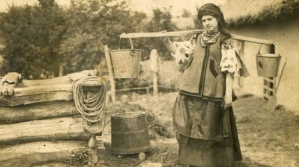 Как выглядели украинские женщины 100 лет назад (Фото)