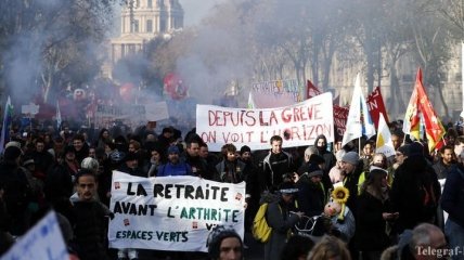 Опрос: что думают французы о массовых забастовках в стране